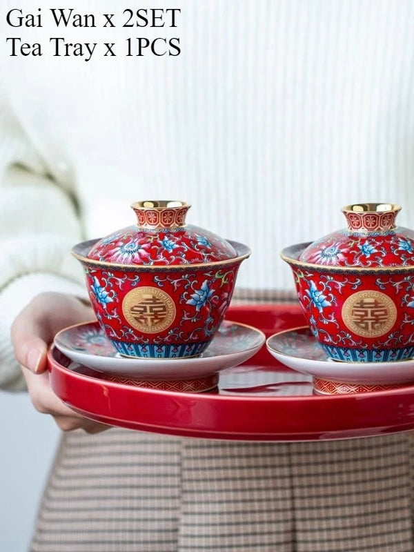 طقم شاي صيني مطلي بالمينا، مطلي بالذهب، بنمط كلاسيكي، يحمل رمز السعادة المزدوجة، مناسب لحفلات الزفاف؛ يتضمن: وعاءين للشاي مع غطاء، إبريق شاي، وصينية.
