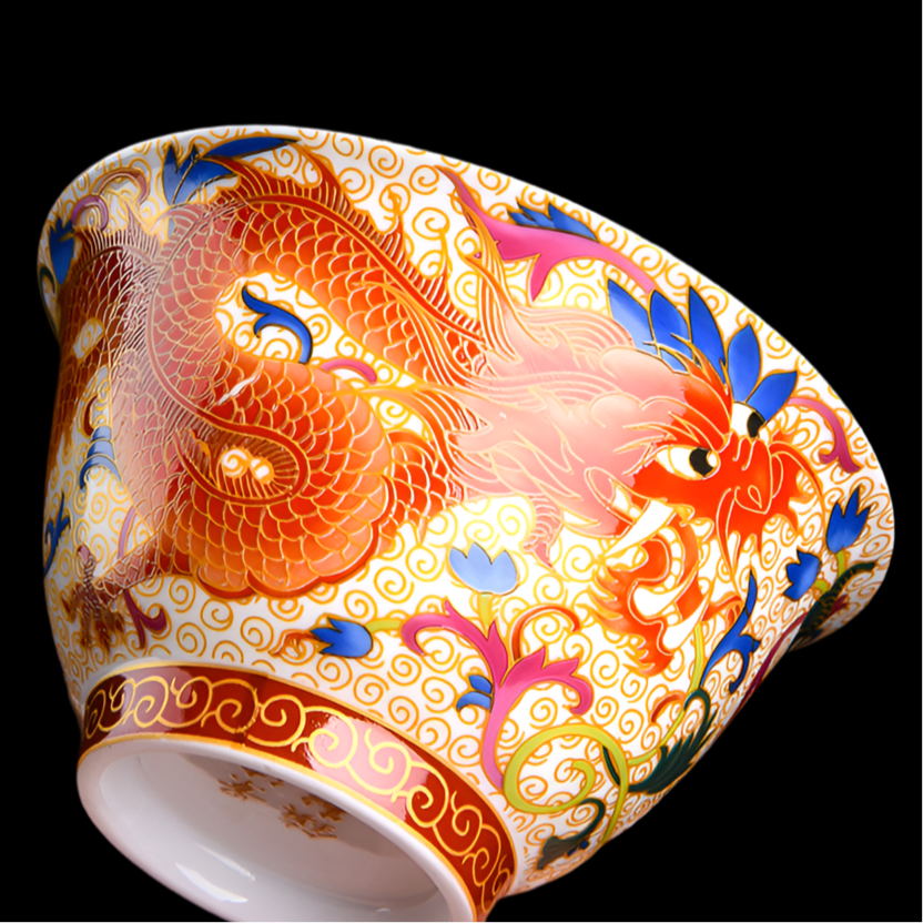 طقم كوب شاي مع غطاء وصحن من مينا بروسيلين؛ تنين / طائر الفينيق / وان هوا 