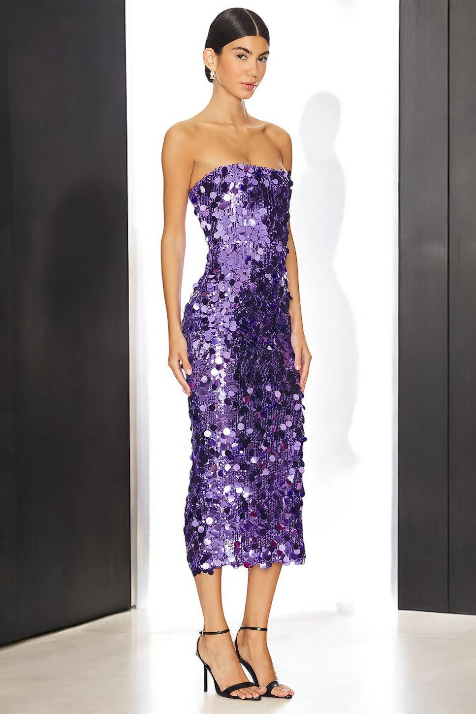 Robe fourreau mi-longue bustier à sequins en violet/noir