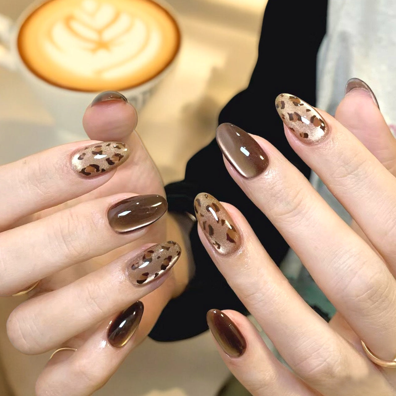 2025SS Leopard & Eye Cat Moka Coffee Oval Glue-On Fake Nail Set (30 Pieces)