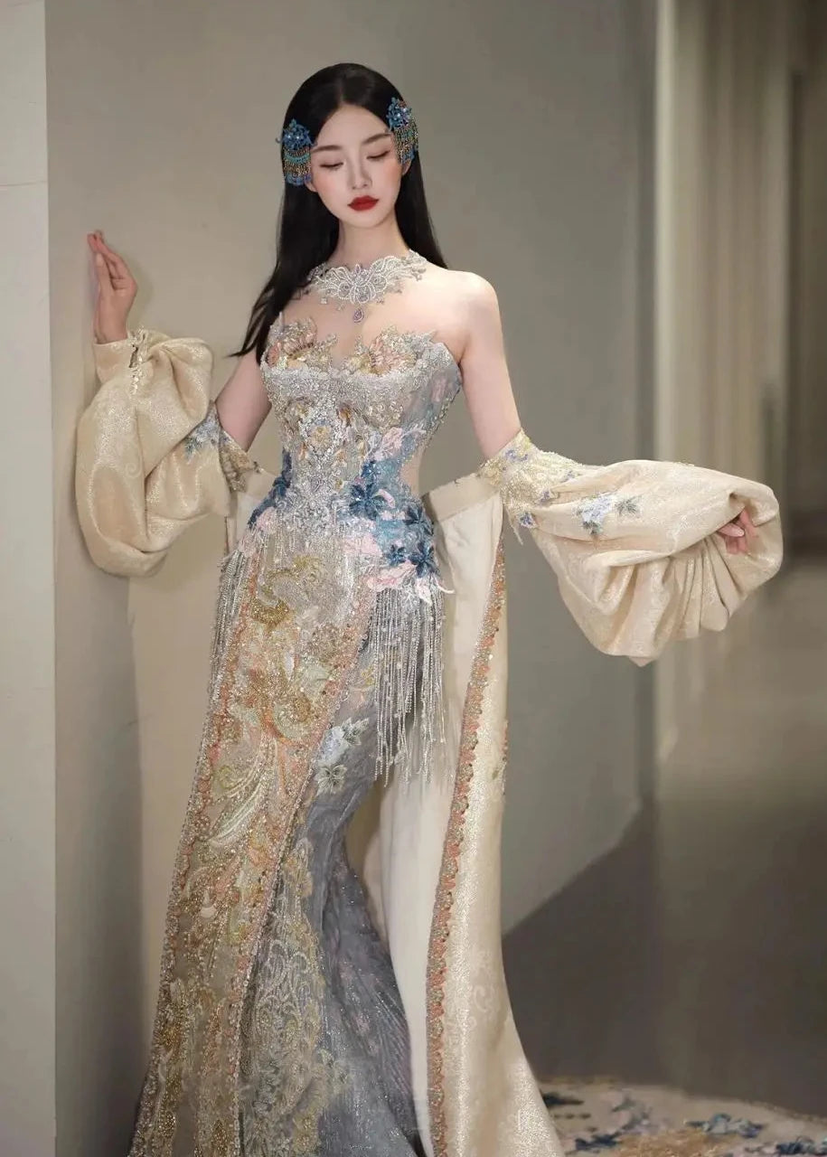 Robe de bal | Collection printemps-été 2026 | Robe de soirée longue en mousseline brodée, style princesse asiatique, avec peignoir amovible